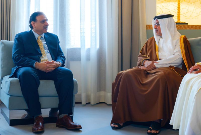 Bahrain News: HRH Prince Salman meets top Pakistani official at Riffa Palace